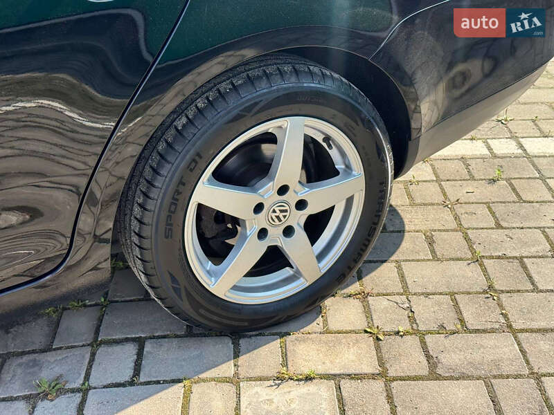 Седан Volkswagen Jetta 2009 в Харкові