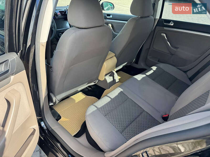 Седан Volkswagen Jetta 2009 в Харкові