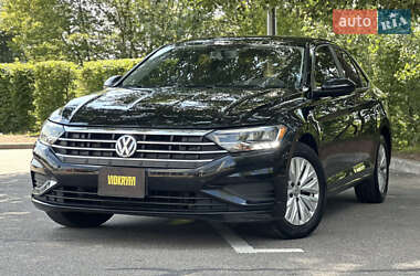 Седан Volkswagen Jetta 2019 в Киеве