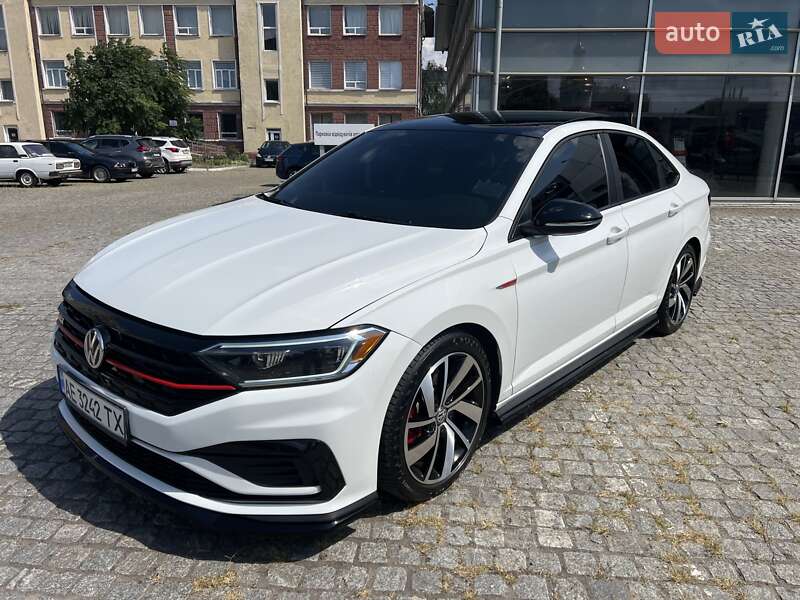 Седан Volkswagen Jetta 2019 в Днепре