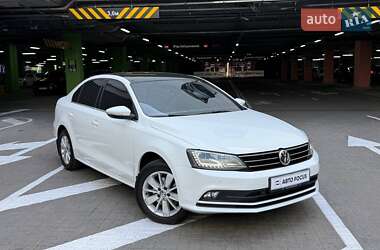 Седан Volkswagen Jetta 2016 в Києві