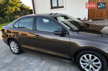 Седан Volkswagen Jetta 2013 в 