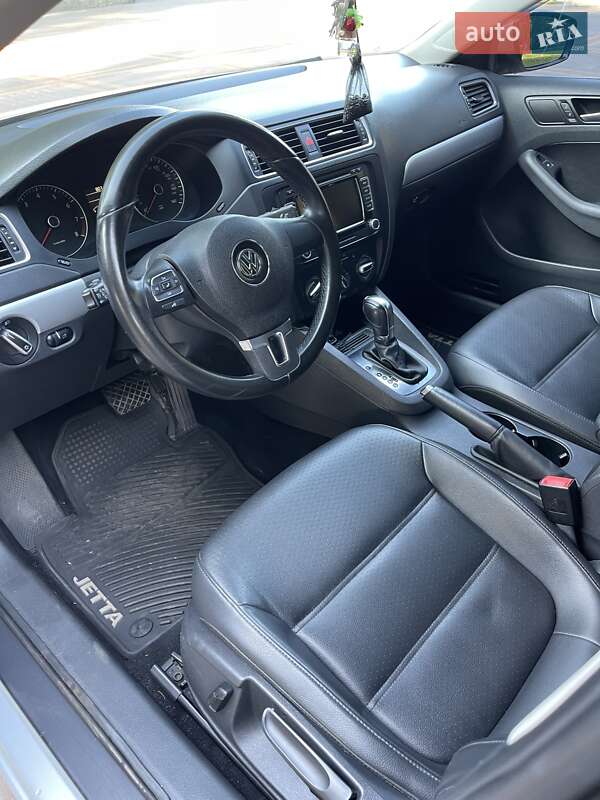 Седан Volkswagen Jetta 2013 в Киеве фото 12 Седан Volkswagen Jetta 2013 в Киеве