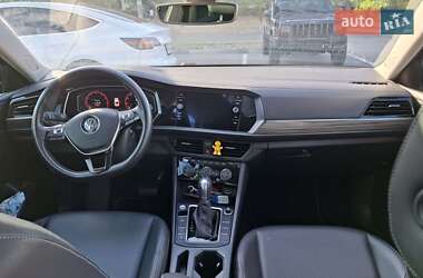 Седан Volkswagen Jetta 2018 в 
