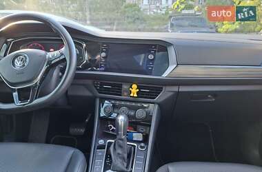 Седан Volkswagen Jetta 2018 в 
