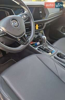 Седан Volkswagen Jetta 2018 в 
