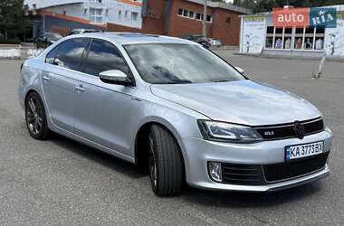 Седан Volkswagen Jetta 2015 в Києві