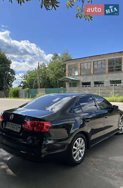 Седан Volkswagen Jetta 2010 в 