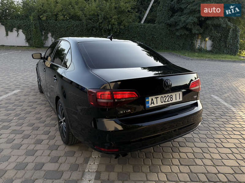 Седан Volkswagen Jetta 2016 в Івано-Франківську