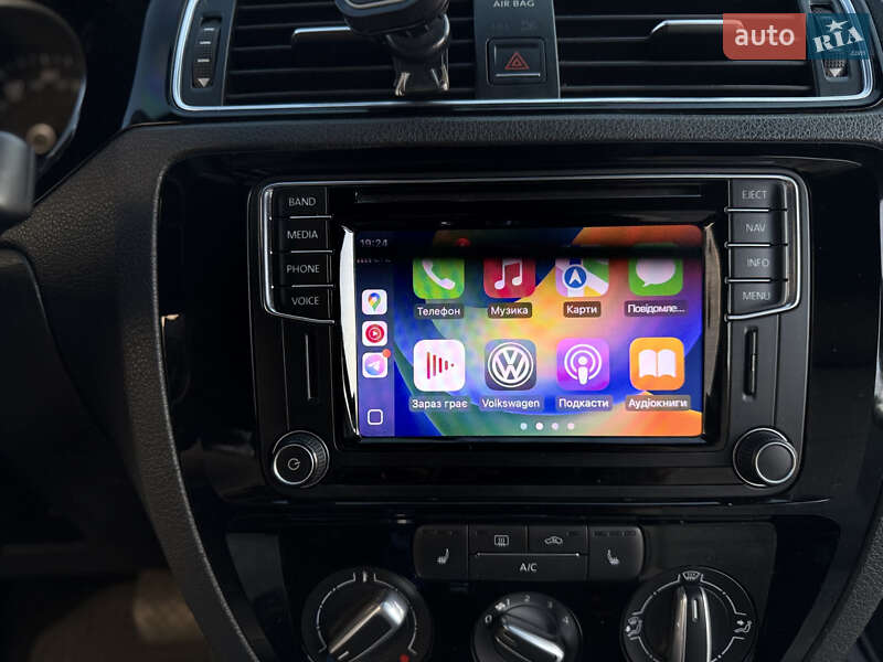 Седан Volkswagen Jetta 2016 в Івано-Франківську