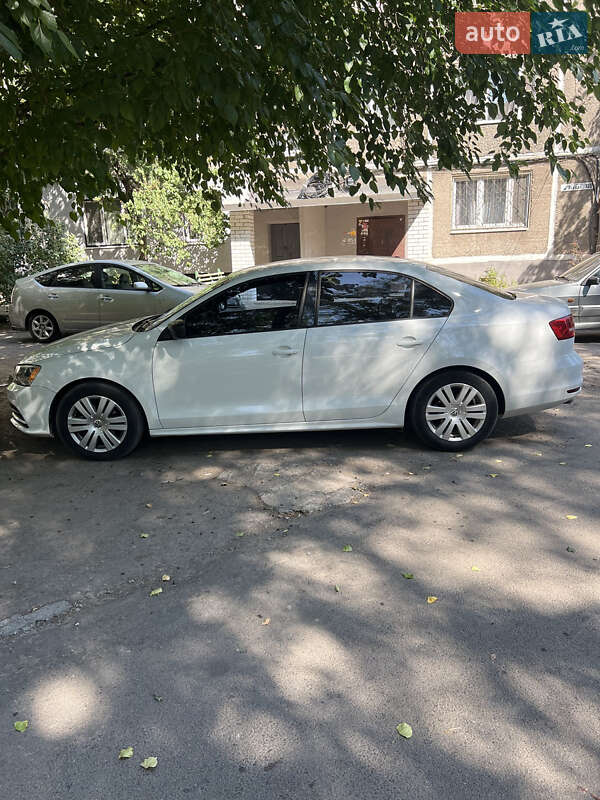 Седан Volkswagen Jetta 2015 в Днепре