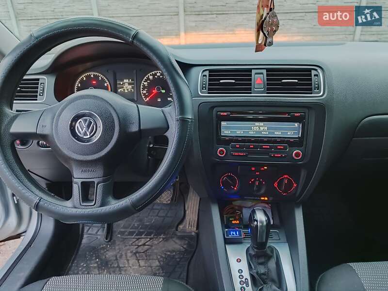 Седан Volkswagen Jetta 2014 в Жашківу