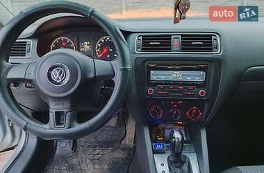 Седан Volkswagen Jetta 2014 в 