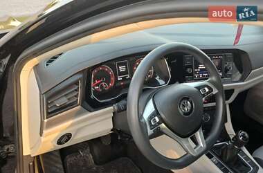 Седан Volkswagen Jetta 2019 в 