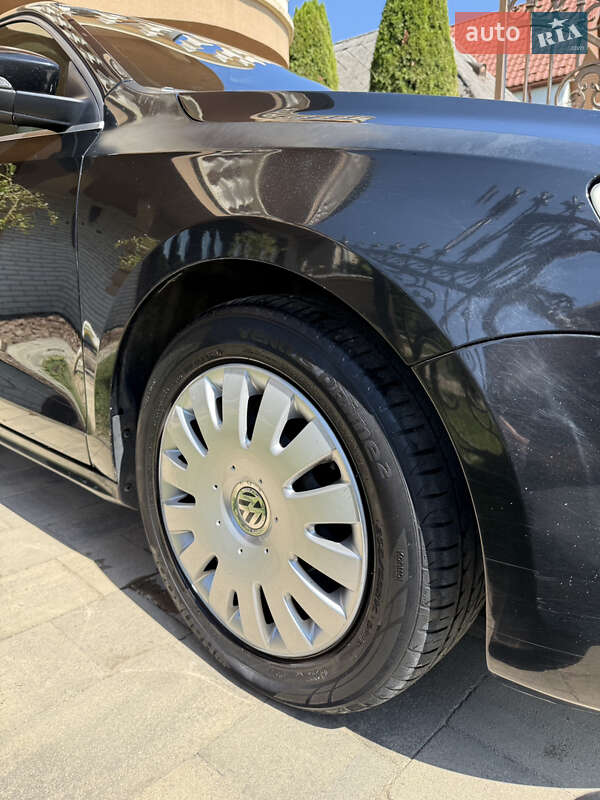 Седан Volkswagen Jetta 2014 в Хусті