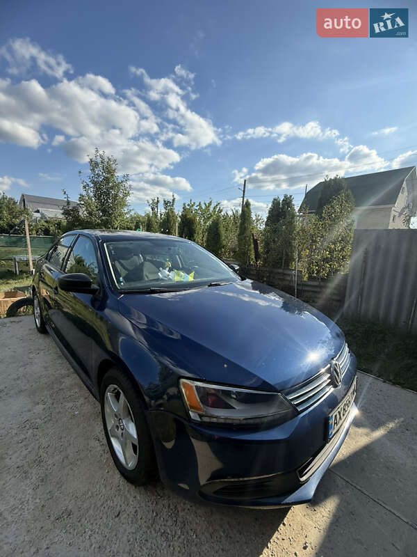 Седан Volkswagen Jetta 2012 в Харькове