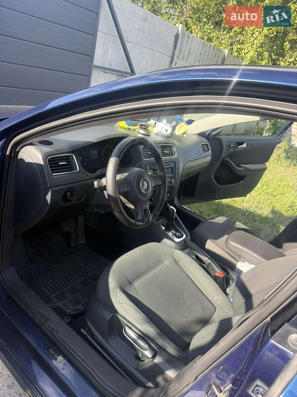 Седан Volkswagen Jetta 2012 в Харькове