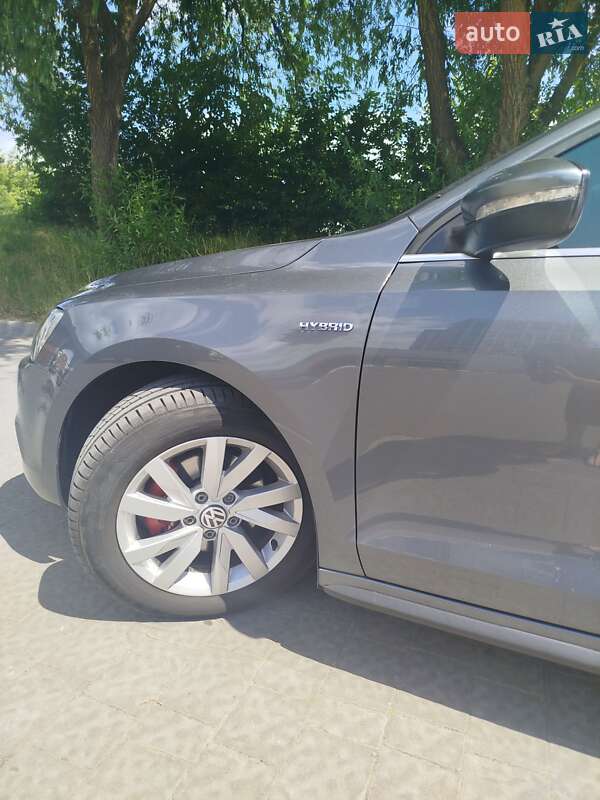 Седан Volkswagen Jetta 2013 в Львове