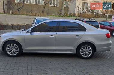 Седан Volkswagen Jetta 2014 в 