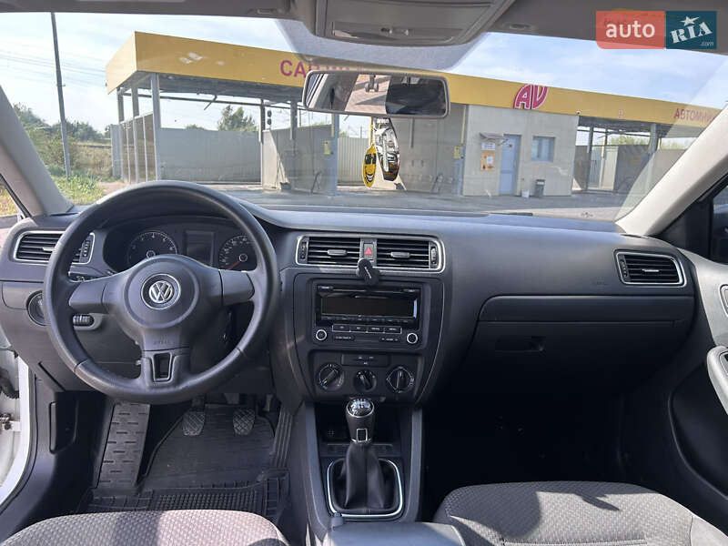 Седан Volkswagen Jetta 2014 в Луцьку