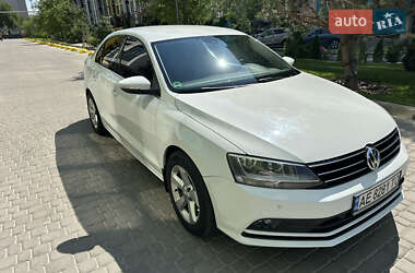 Седан Volkswagen Jetta 2016 в Дніпрі