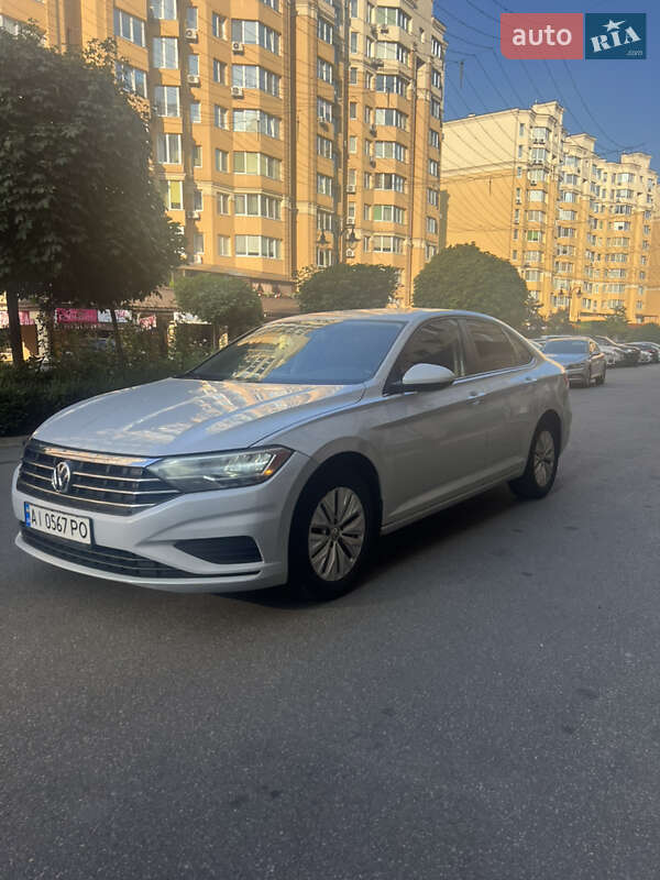 Седан Volkswagen Jetta 2018 в Барышевке