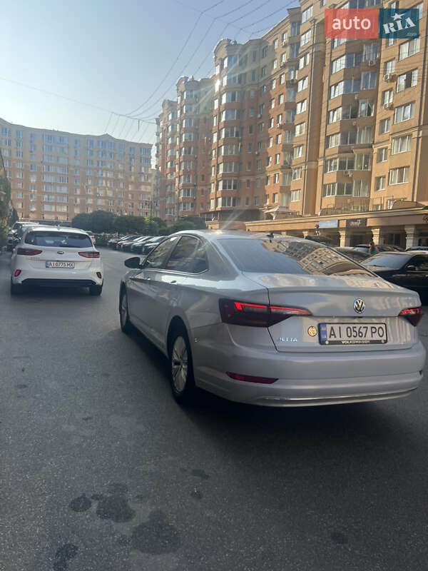 Седан Volkswagen Jetta 2018 в Барышевке