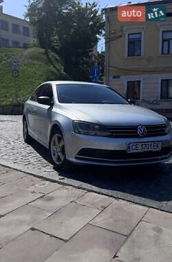 Седан Volkswagen Jetta 2015 в Чернівцях