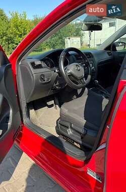 Седан Volkswagen Jetta 2015 в Ивано-Франковске