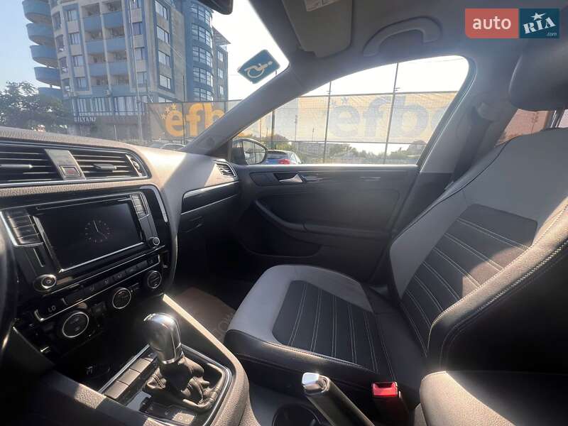 Седан Volkswagen Jetta 2016 в Киеве фото 22 Седан Volkswagen Jetta 2016 в Киеве