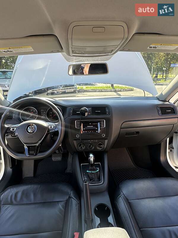 Седан Volkswagen Jetta 2015 в Киеве