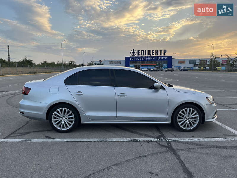Седан Volkswagen Jetta 2016 в Запорожье