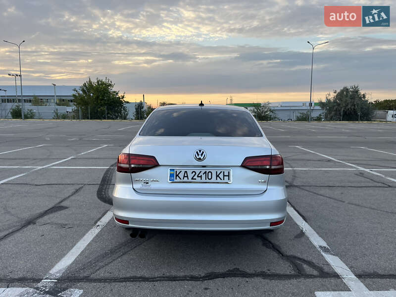 Седан Volkswagen Jetta 2016 в Запорожье