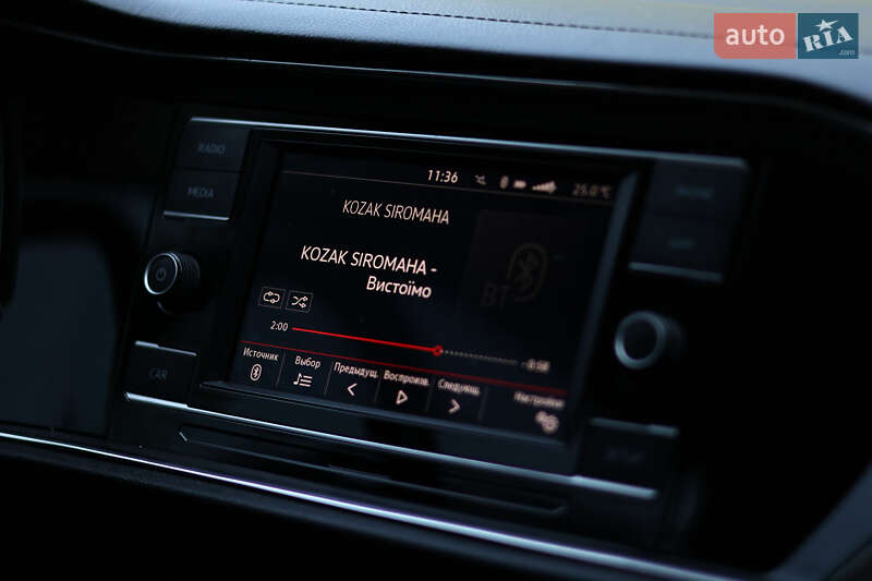 Седан Volkswagen Jetta 2018 в Львове