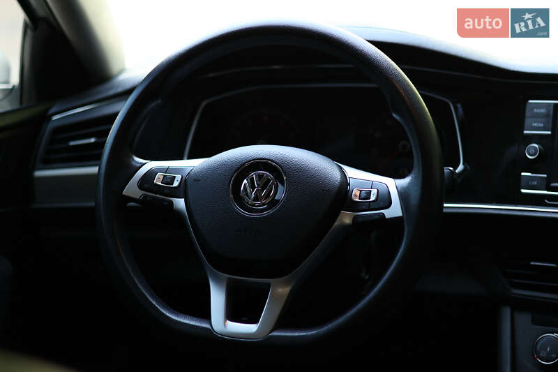 Седан Volkswagen Jetta 2018 в Львове