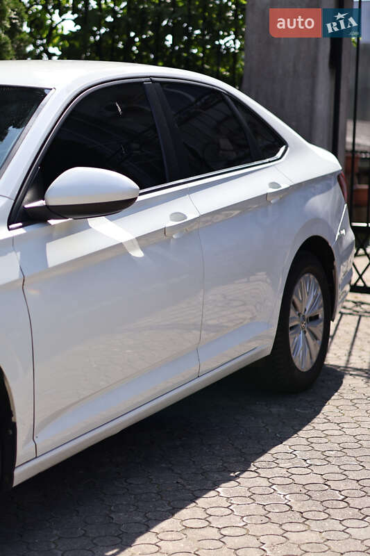 Седан Volkswagen Jetta 2018 в Львове
