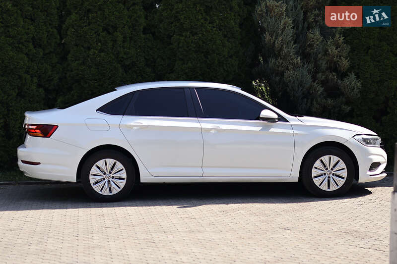 Седан Volkswagen Jetta 2018 в Львове