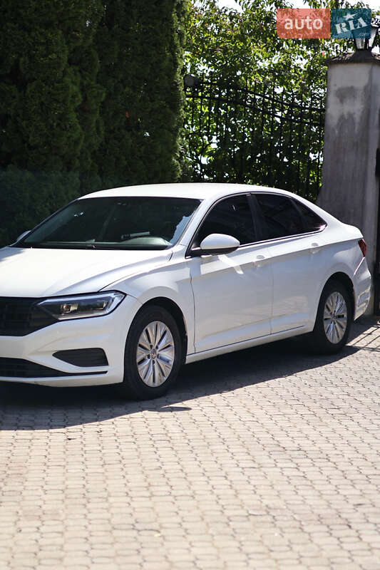 Седан Volkswagen Jetta 2018 в Львове