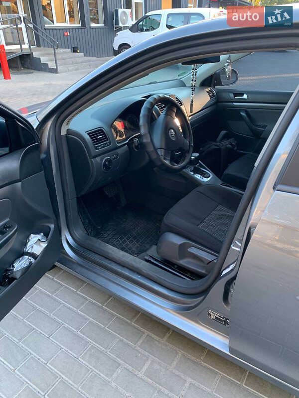 Седан Volkswagen Jetta 2006 в Киеве
