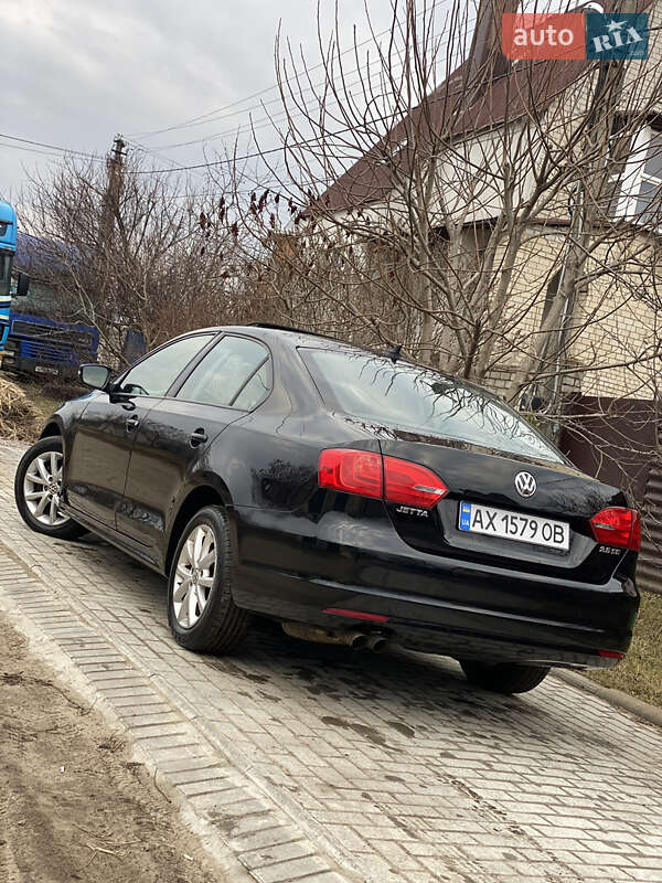 Седан Volkswagen Jetta 2011 в Харькове