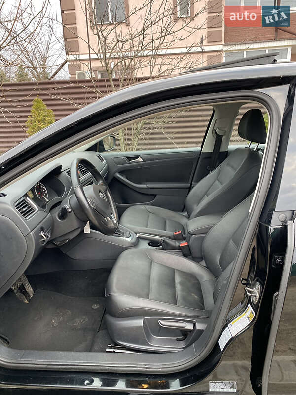 Седан Volkswagen Jetta 2011 в Харькове