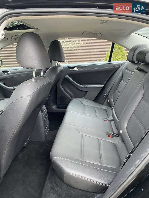 Седан Volkswagen Jetta 2011 в Харькове