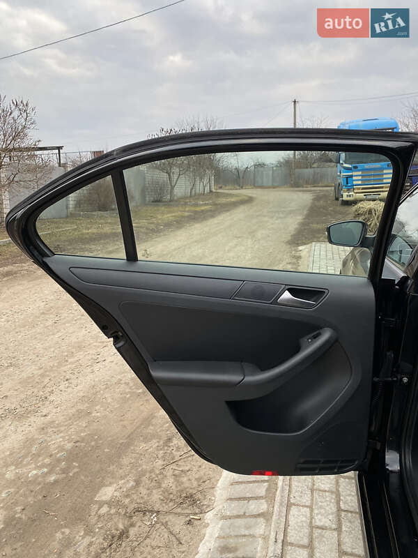 Седан Volkswagen Jetta 2011 в Харькове