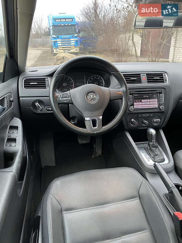 Седан Volkswagen Jetta 2011 в Харькове