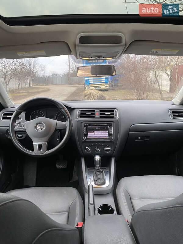 Седан Volkswagen Jetta 2011 в Харькове