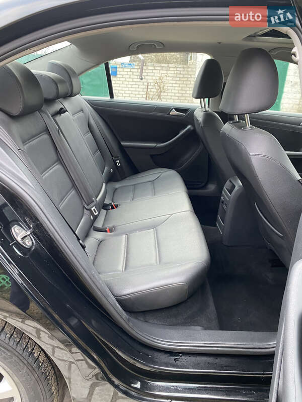 Седан Volkswagen Jetta 2011 в Харькове