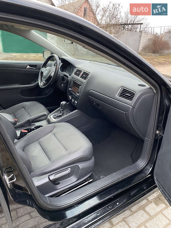 Седан Volkswagen Jetta 2011 в Харькове