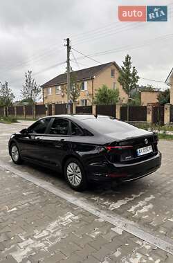 Седан Volkswagen Jetta 2019 в 