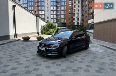 Седан Volkswagen Jetta 2014 в Днепре