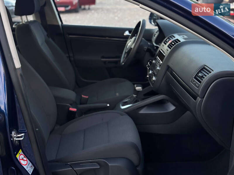 Седан Volkswagen Jetta 2010 в Дрогобыче